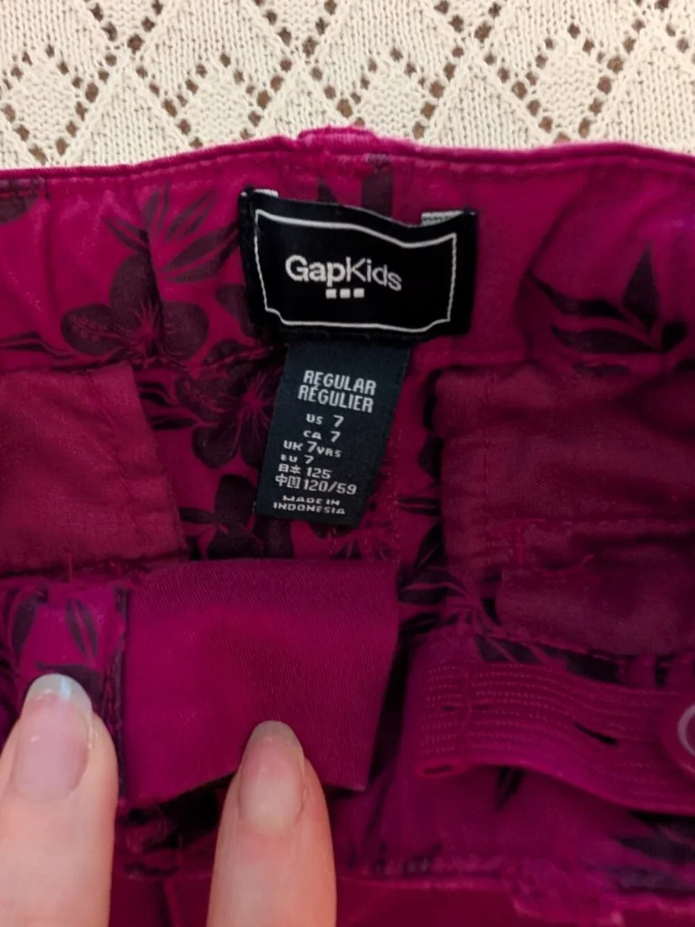 97% cotton Gap Kids size 7 purple shorts with flowered hem lots of pockets